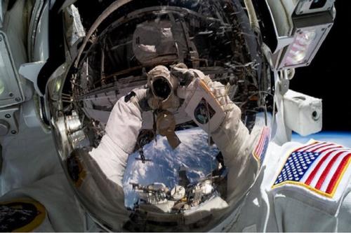 پیاده روی فضانوردان ایستگاه فضایی تا ساعاتی دیگر