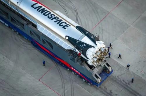 موشک چینی برای به زانو درآوردن آمریکا در فضا