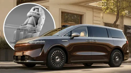 استفاده از کلاه ایمنی نامرئی در خودروی چینی